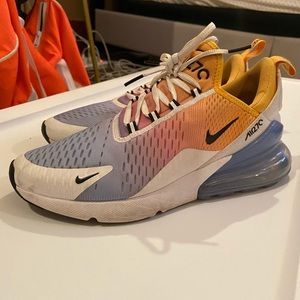 Nike Air270s